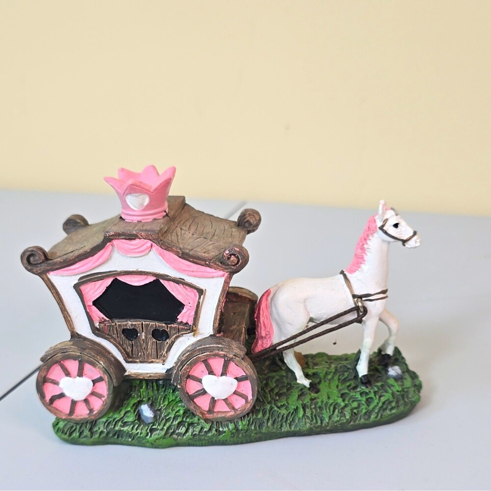 Resin Painted Multicolor Horse-Drawn Carriage Figurine Fantasy 3D Effect B6